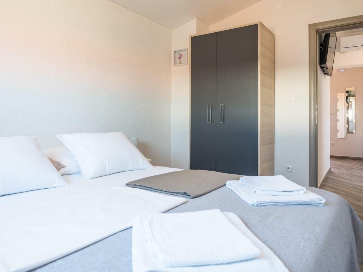 Apartment ˝Soleil˝ Vir Kültér fotó