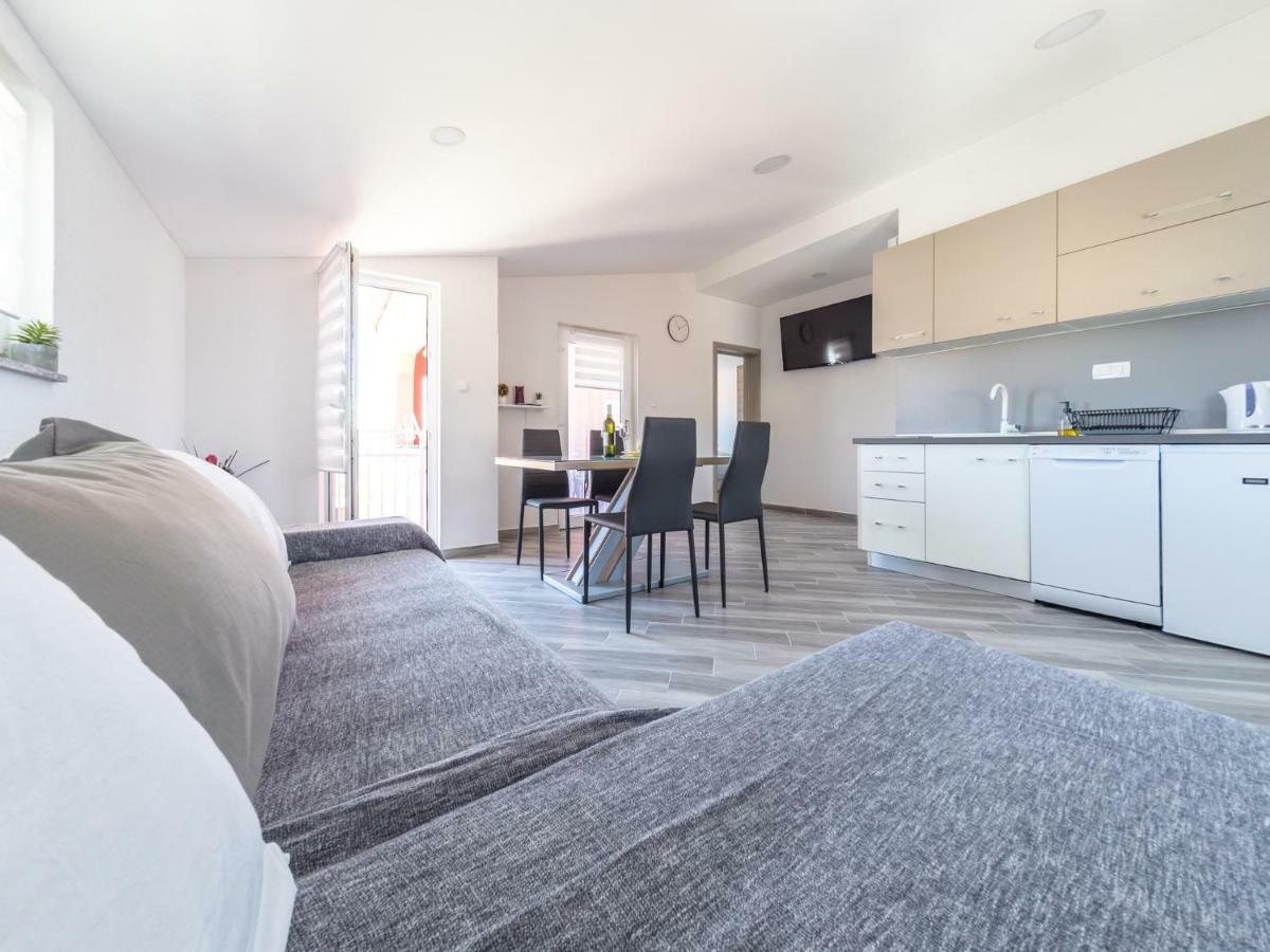 Apartment ˝Soleil˝ Vir Kültér fotó